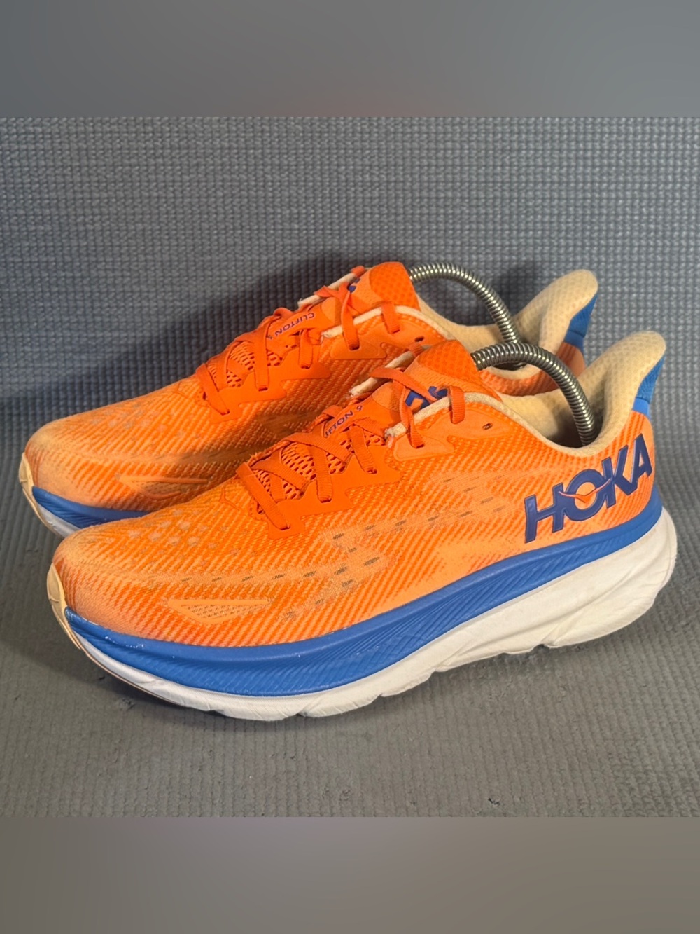 Hoka One One Clifton 9 Vibrant Orange Impala Running Shoes Men’s Size 9